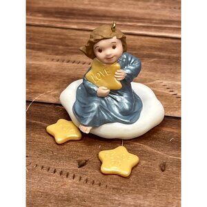 1995 HALLMARK ORNAMENT QX5979 THREE WISHES ANGEL SITTING ON A CLOUD W STARS